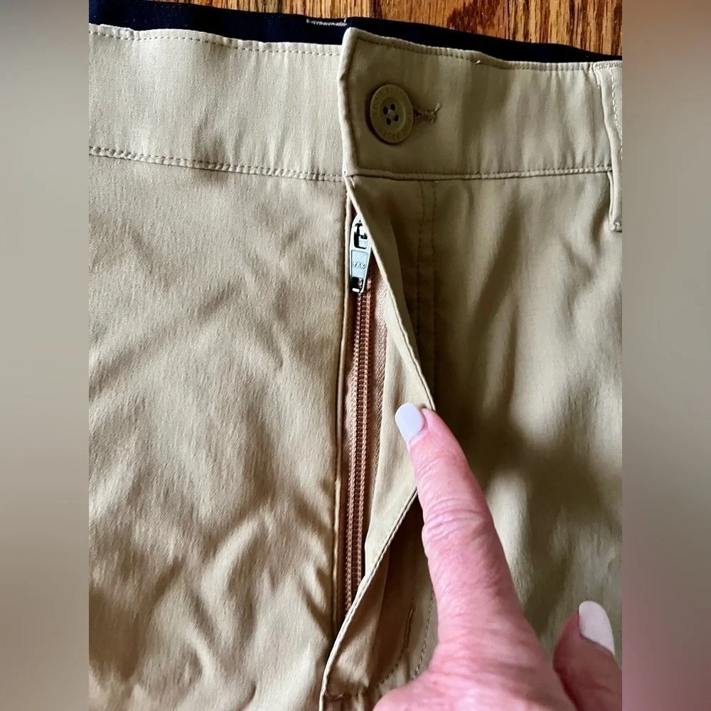 Eddie Bauer Rainier Tech pant - 36x30 - khaki. EUC